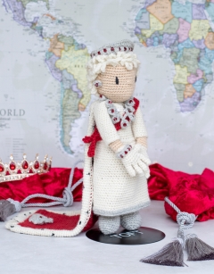 Queen Elizabeth II Doll