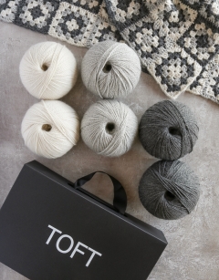 Crochet Blanket Gift Box Kit