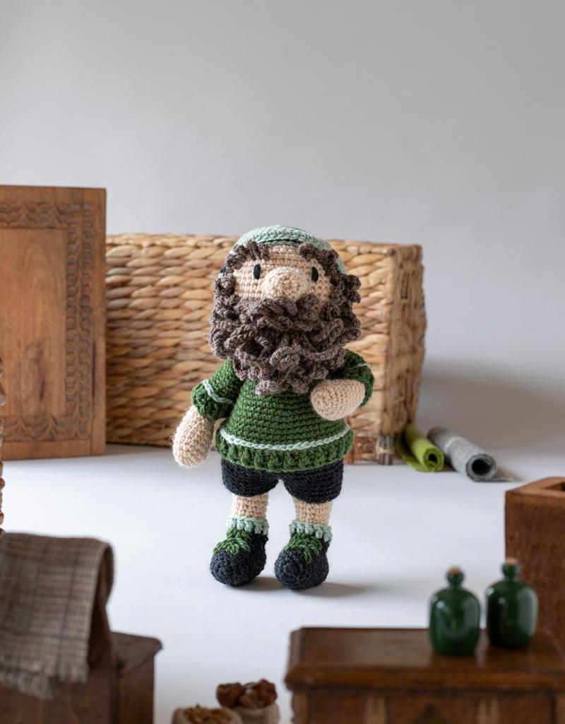Snow White Fairy Tales Crochet Kit | TOFT