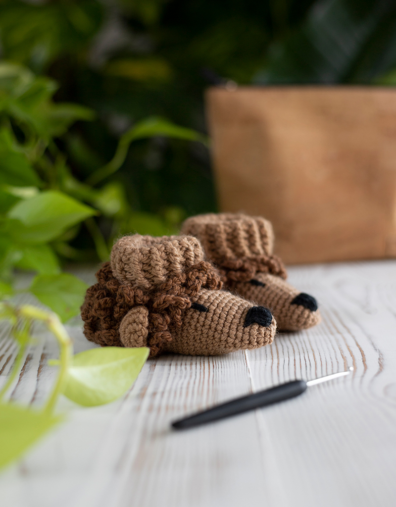 Infant Lion Booties Crochet Kit | TOFT