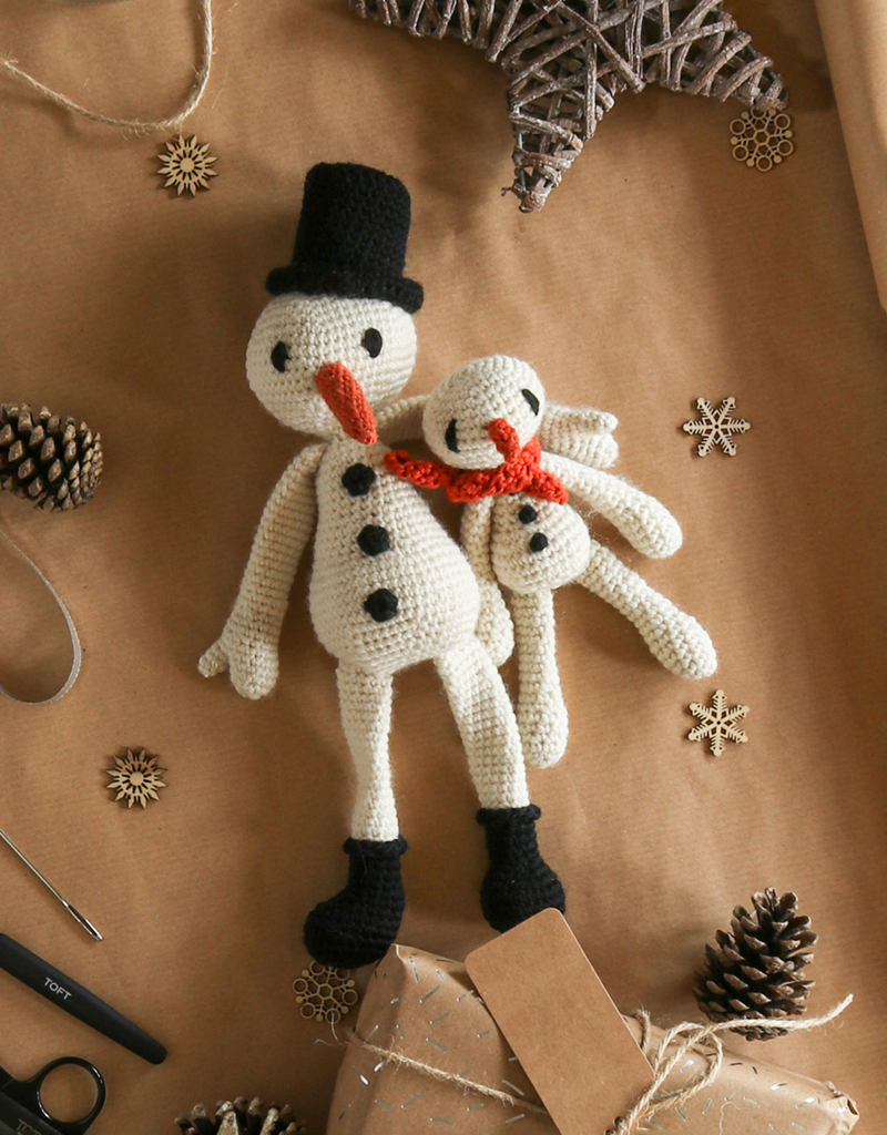 Snowman Amigurumi Kit