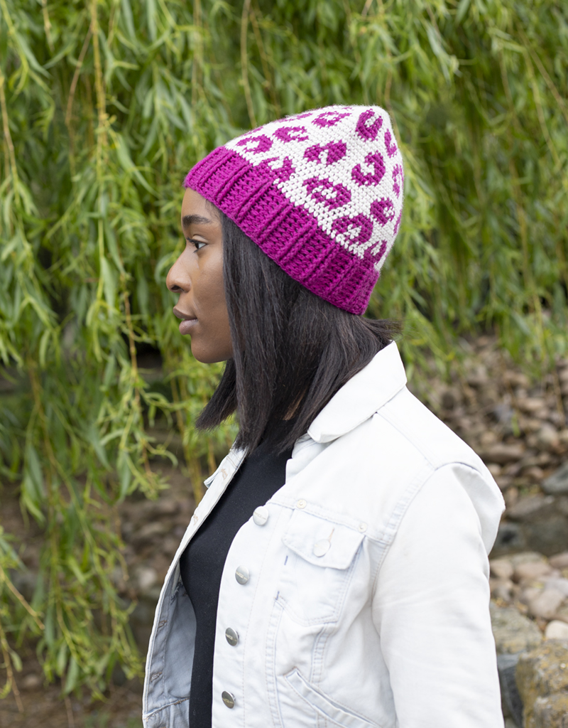 Snow Leopard Manyara Hat Crochet Kit | TOFT