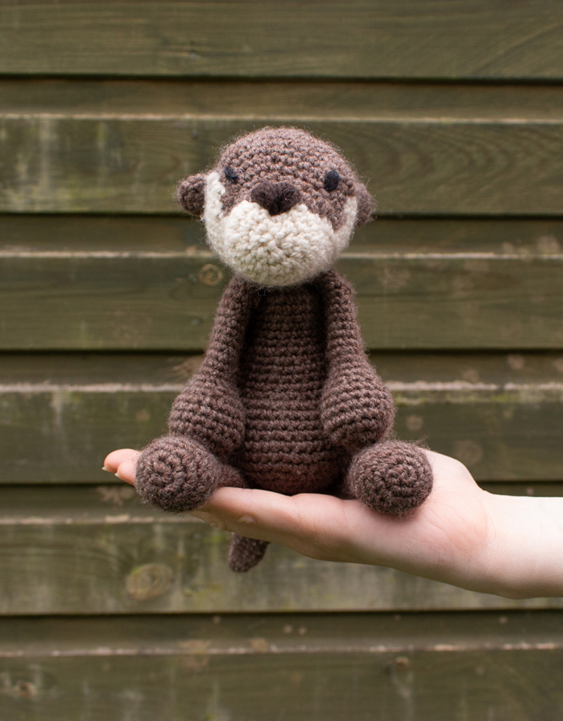 Tuva Amigurumi Kit, Lulu Otter - SCF08