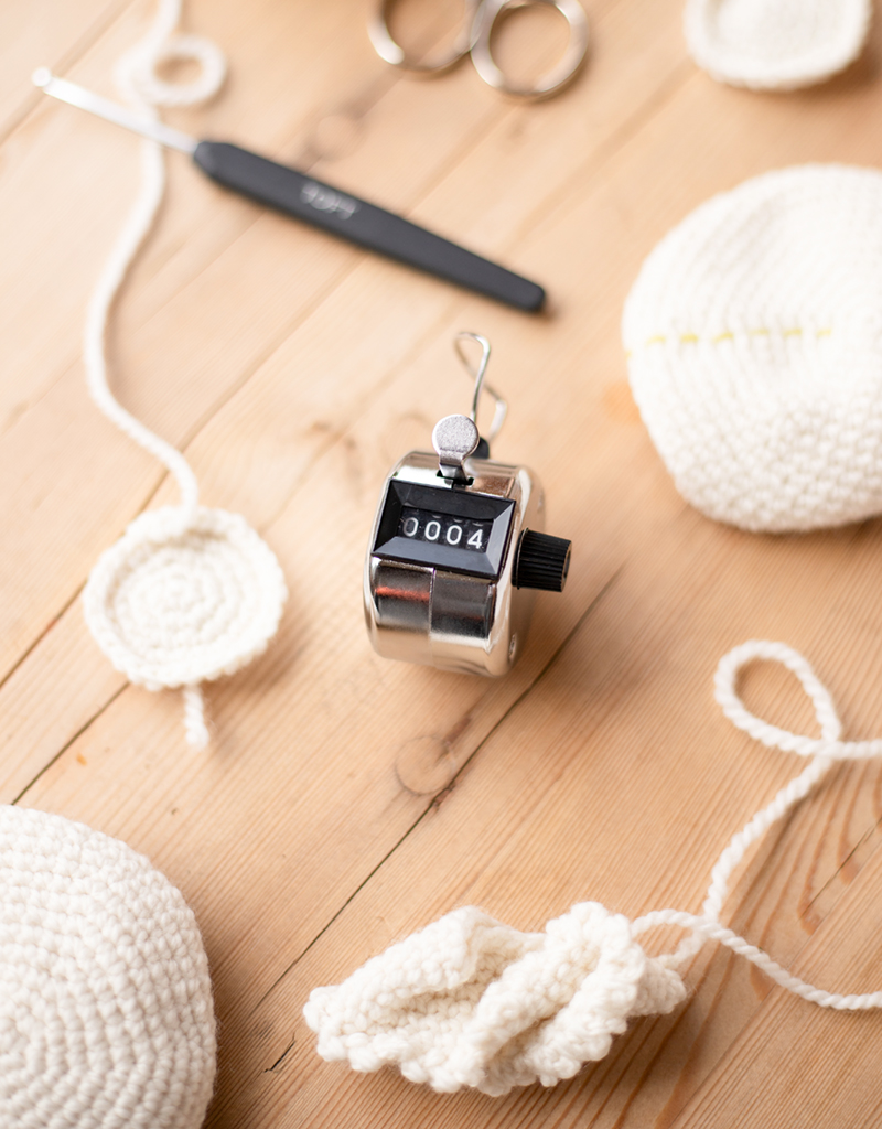 Knitting row counter 