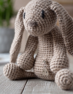 Emma the Bunny Enamel Centraliser