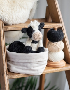 Sarah the Friesian Cow Kit