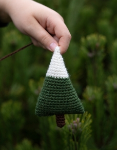 Crochet Tree Garland