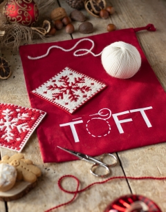 Snowflake Bargello Coaster Kit