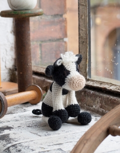 Sarah the Friesian Cow Kit