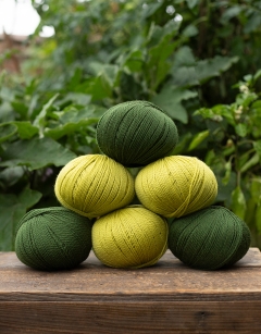 600g Greens DK Yarn Bundle