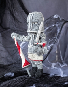 Haunted Suit of Armour Doll: Captain