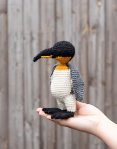 Raegan the King Penguin Kit