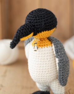 Raegan the King Penguin Enamel Centraliser