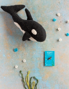 Florence the Orca Pin