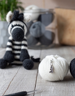 Alice the Zebra Enamel Centraliser