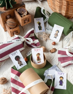 Pin Badge Gift Cracker: Women of History