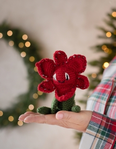 Mini Beaded Poinsettia