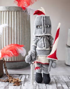Haunted Suit of Armour Doll: Captain