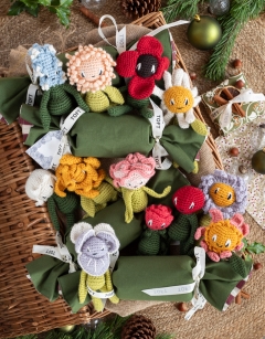 Make and Fill Birth Flowers Cracker Bundle