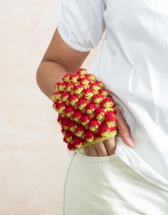 Strawberry Wristwarmers