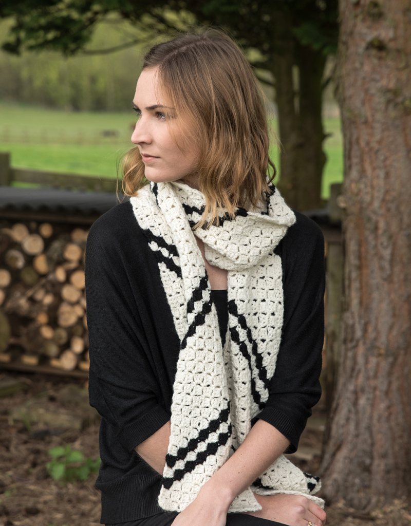 crochet black and white scarf