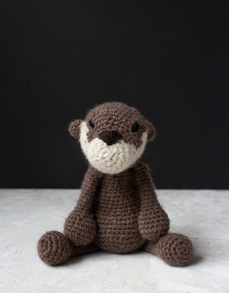 Crochet Small Clawed Otter Amigurumi Kit British Wool TOFT