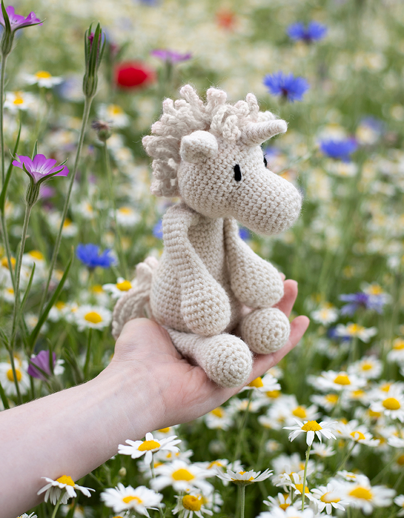 ユニ&クロエ&チエル　UR Chablis the Unicorn Easy Crochet Kit | TOFT