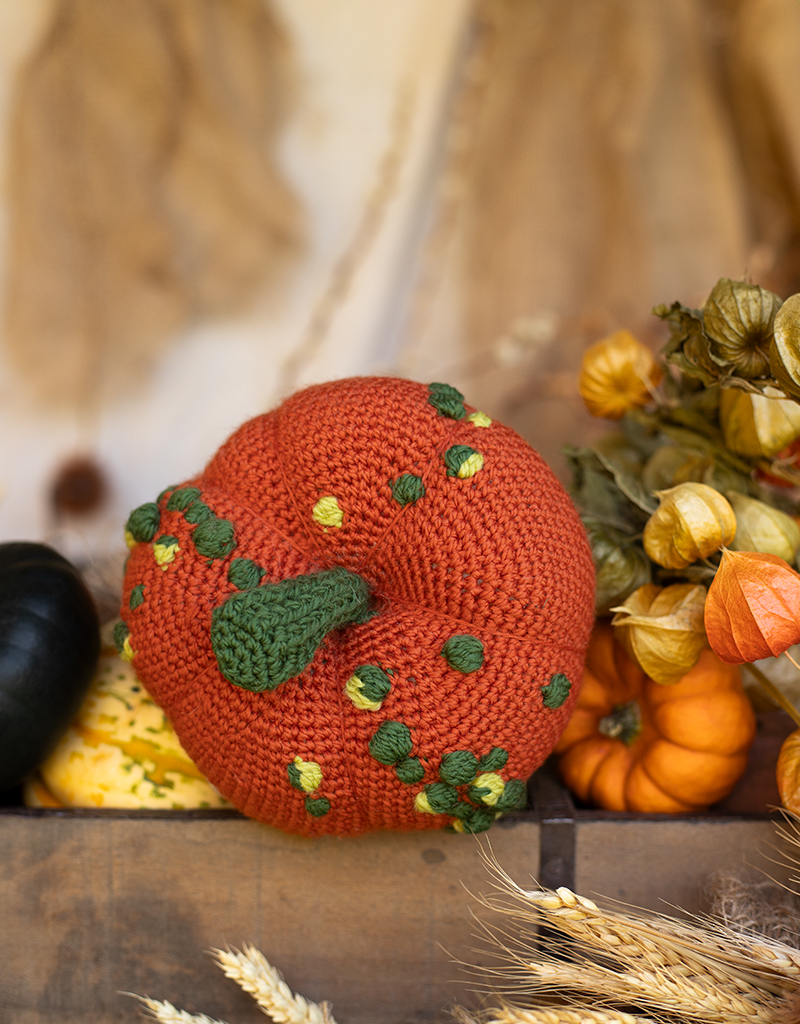 tocotoco　ぷっくりランプ Crochet Your Own Pumpkin Vegetable Kit | TOFT