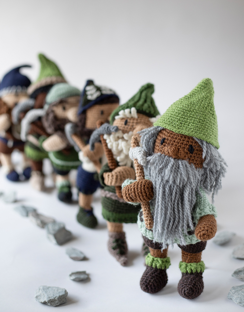 crochet fairy tales seven dwarves